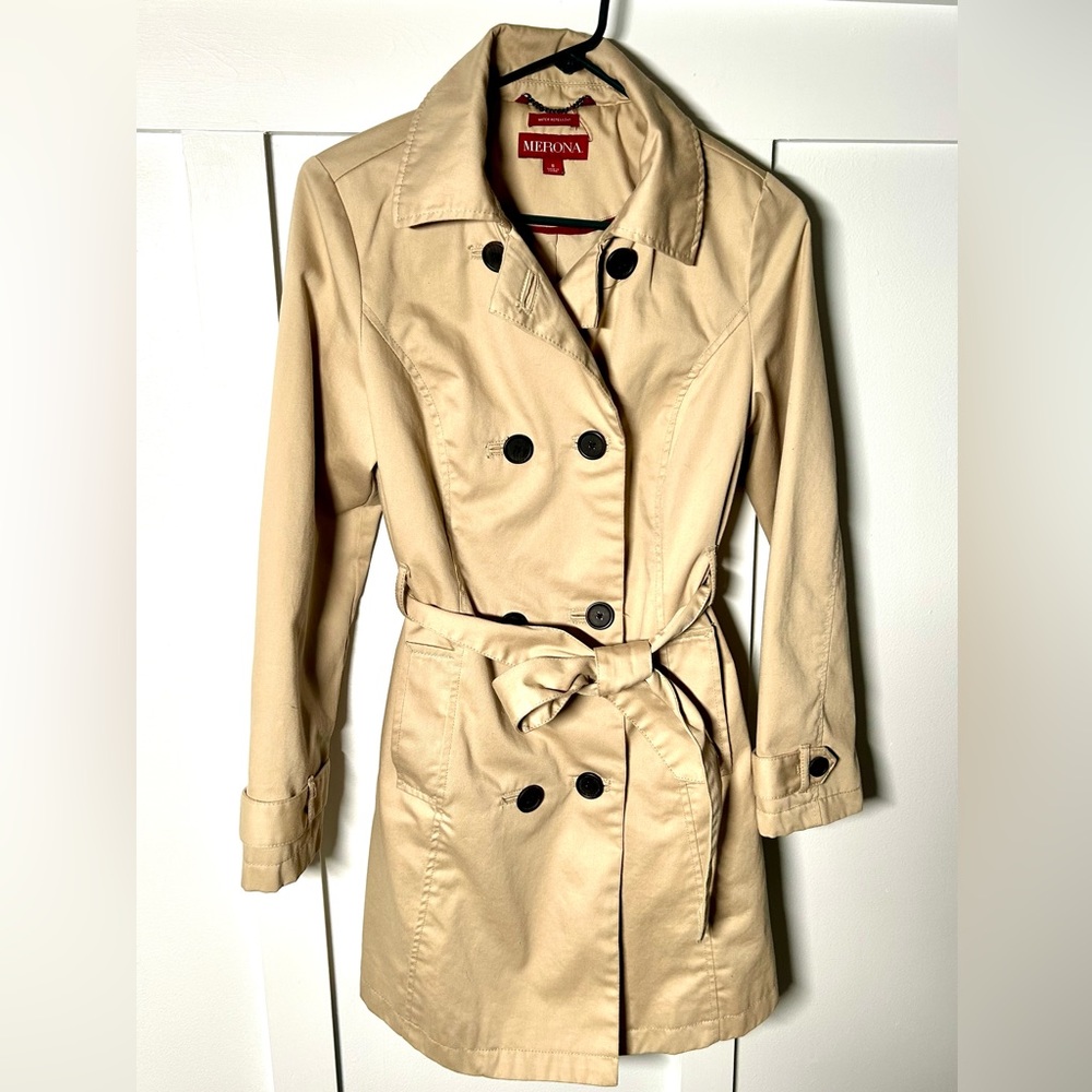 Trench coat size small